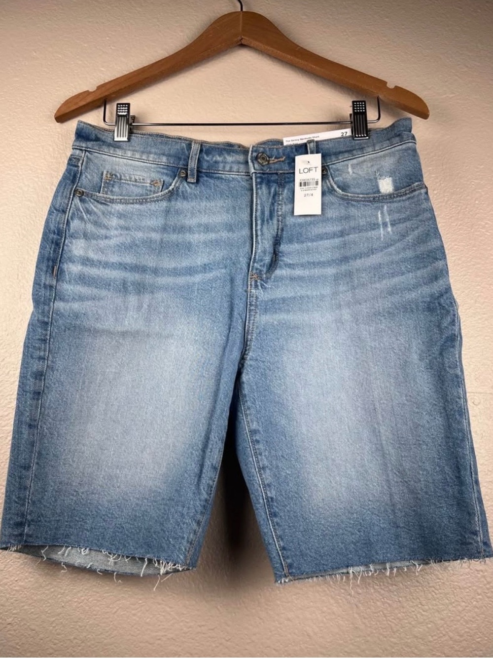 NWT LOFT The Skinny Bermuda Shorts High Rise Denim Shorts Size 27 Light Wash